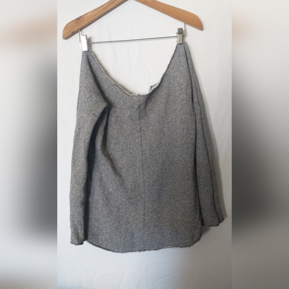 Victoria"s Secret Cozy Gray Off The Shoulder Women's Sweater Xs - Picture 4 of 4